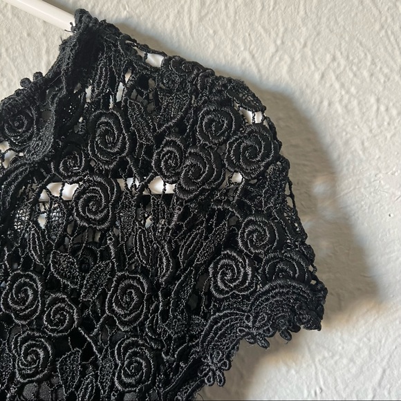 Black Lace Rose Detail Crop Top - Picture 2 of 6
